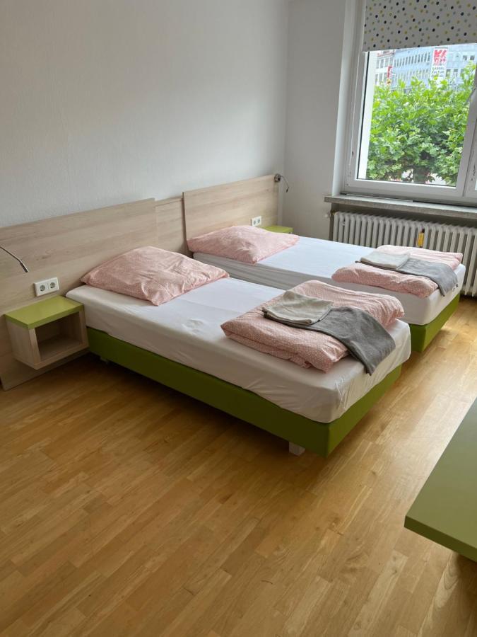 Waffel Cafe Hostel Monteurwohnung Ferienwohnung Kassel Esterno foto
