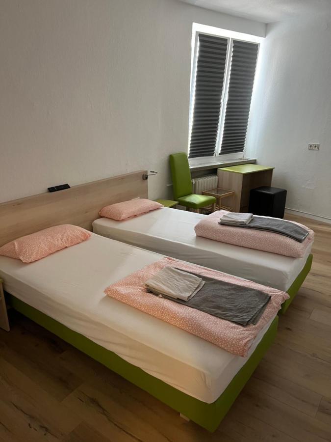 Waffel Cafe Hostel Monteurwohnung Ferienwohnung Kassel Esterno foto